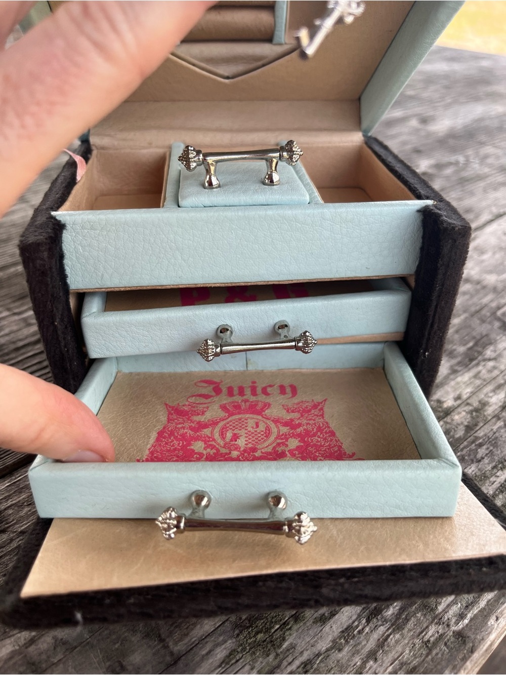 Y2K RARE JUICY COUTURE Velvet Jewelry Box with Mint Accent and Crown Embroidery - Picture 8 of 8